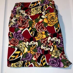 Lularoe Disney Queen of Hearts leggings